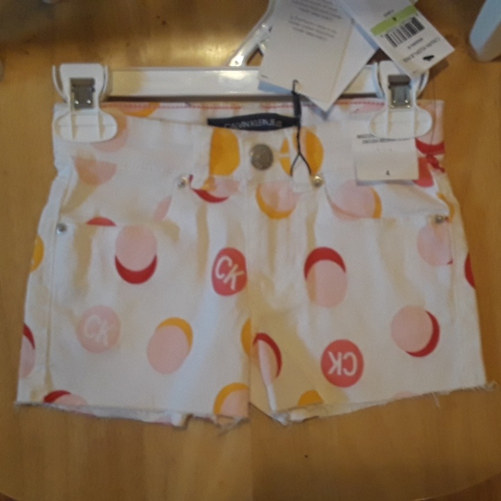 Calvin Klein Jeans size 4 mid rise white shorts